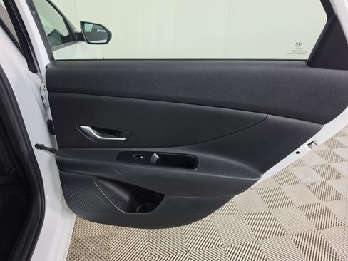 Used 2021 Hyundai Elantra SEL FWD image 39