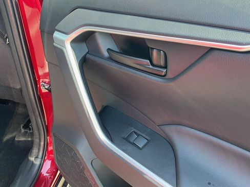 Certified 2025 Toyota RAV4 LE AWD/4WD image 30