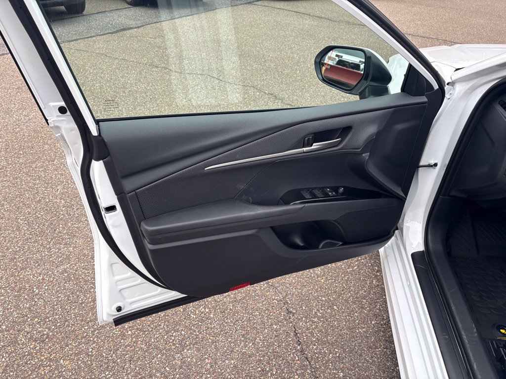Used 2026 Toyota Camry SE FWD image 12