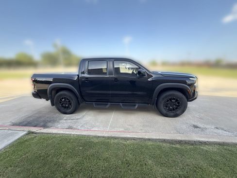 Used 2022 Nissan Frontier PRO-4X w/ Pro-4X Premium Package AWD/4WD image 3