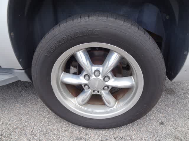 Used 2014 Chevrolet Suburban LT RWD image 28