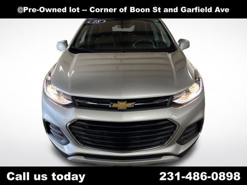Used 2018 Chevrolet Trax LT w/ LT Convenience Package AWD/4WD image 8