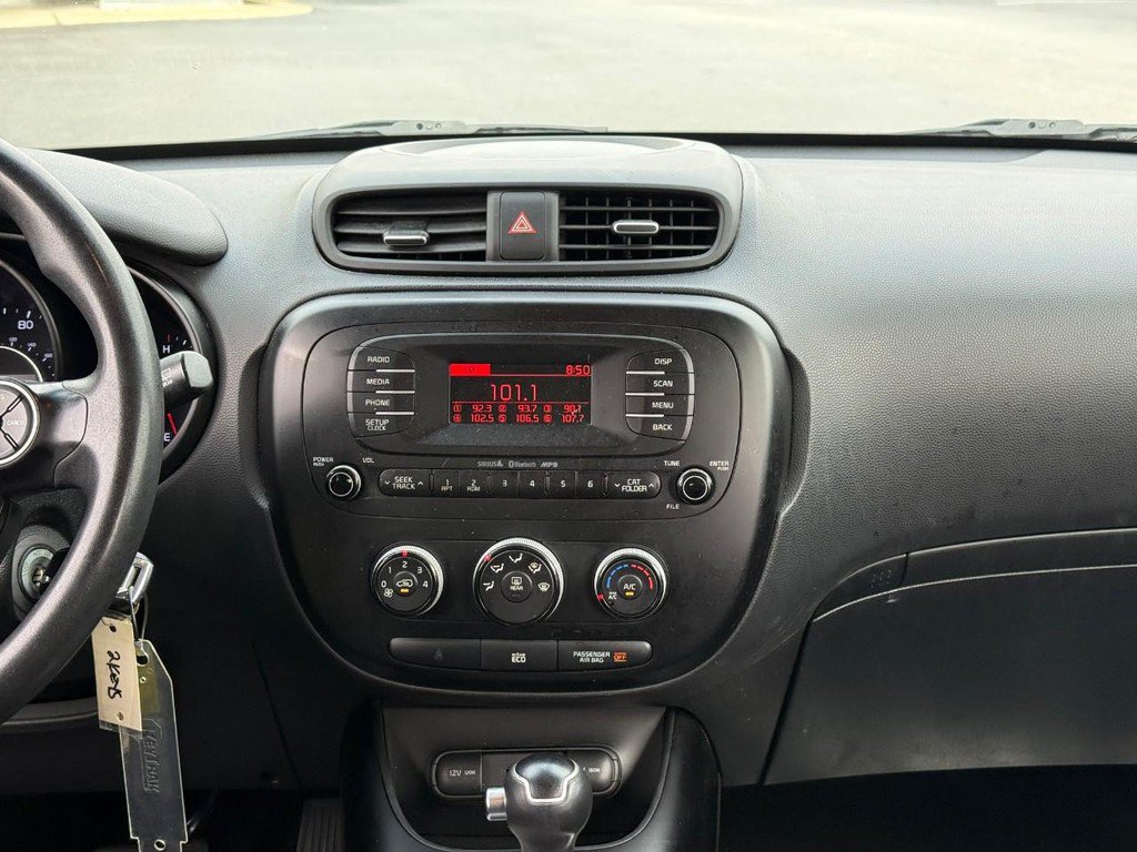 Used 2016 Kia Soul FWD image 16
