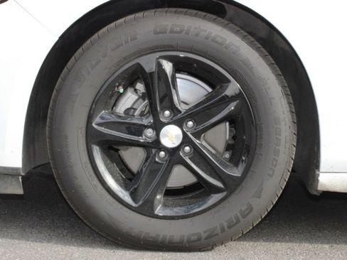 Used 2023 Chevrolet Malibu LT image 12