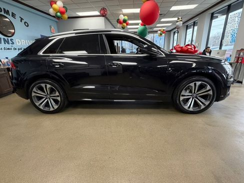 Used 2019 Audi Q8 Prestige w/ Luxury Package image 16