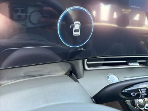 Certified 2025 Hyundai Elantra SEL image 8