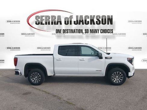 Used 2023 GMC Sierra 1500 AT4 AWD/4WD image 9