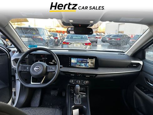 Used 2025 Nissan Kicks SV image 10