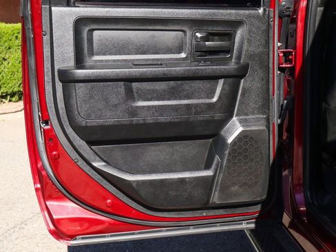 Used 2024 RAM 2500 Tradesman w/ Chrome Appearance Group image 33