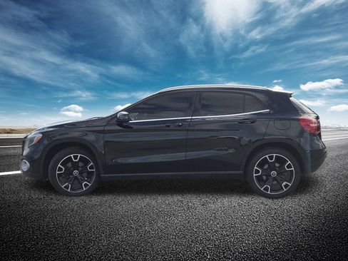 Used 2018 Mercedes-Benz GLA 250 4MATIC image 16