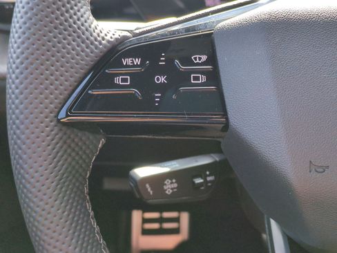 Used 2025 Audi SQ5 Prestige AWD/4WD image 18