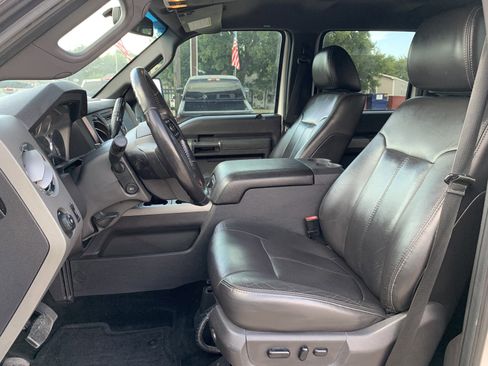Used 2011 Ford F250 Lariat w/ Lariat Interior Pkg image 16