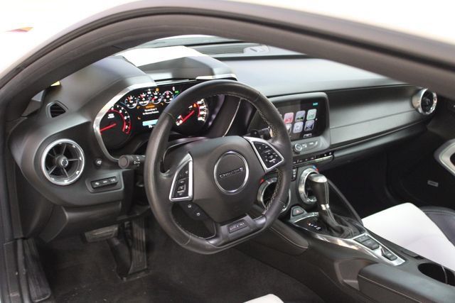 Used 2017 Chevrolet Camaro SS RWD image 13