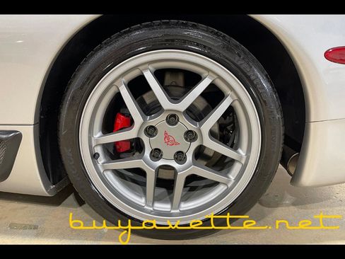 Used 2004 Chevrolet Corvette Z06 w/ Memory Package image 10