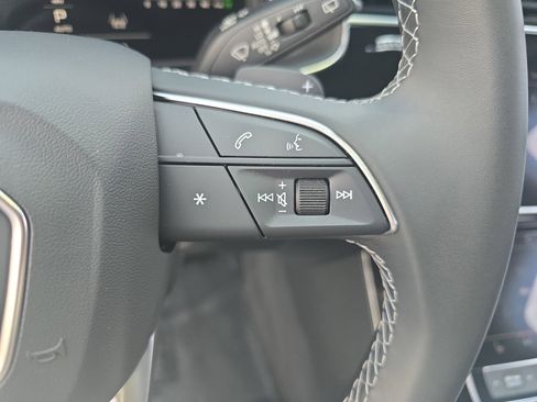 Used 2025 Audi Q7 2.0T Premium w/ Convenience Plus Package image 21