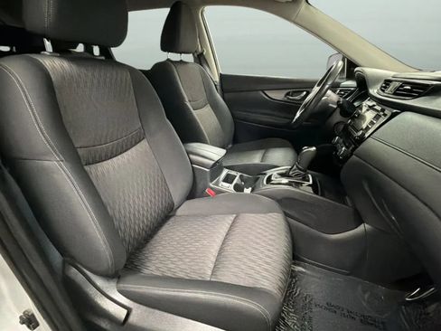 Used 2017 Nissan Rogue SV FWD image 20