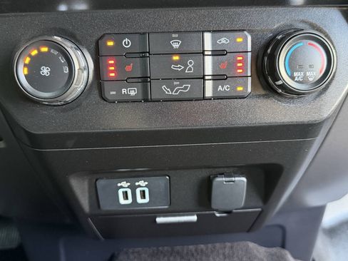 Used 2016 Ford F150 XLT w/ Equipment Group 302A Luxury AWD/4WD image 29
