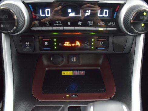Used 2023 Toyota RAV4 Limited AWD/4WD image 20