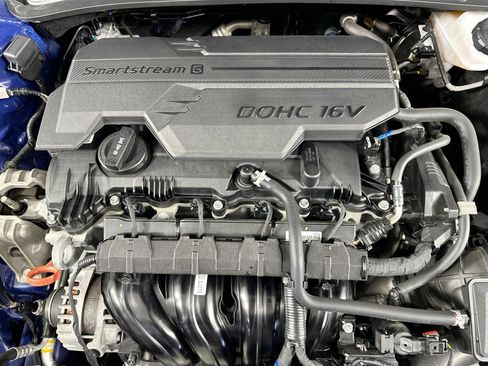 Used 2023 Hyundai Elantra Limited image 31