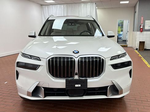 Used 2025 BMW X7 xDrive40i image 6