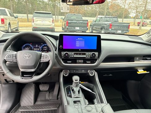 New 2026 Toyota Grand Highlander Limited image 19