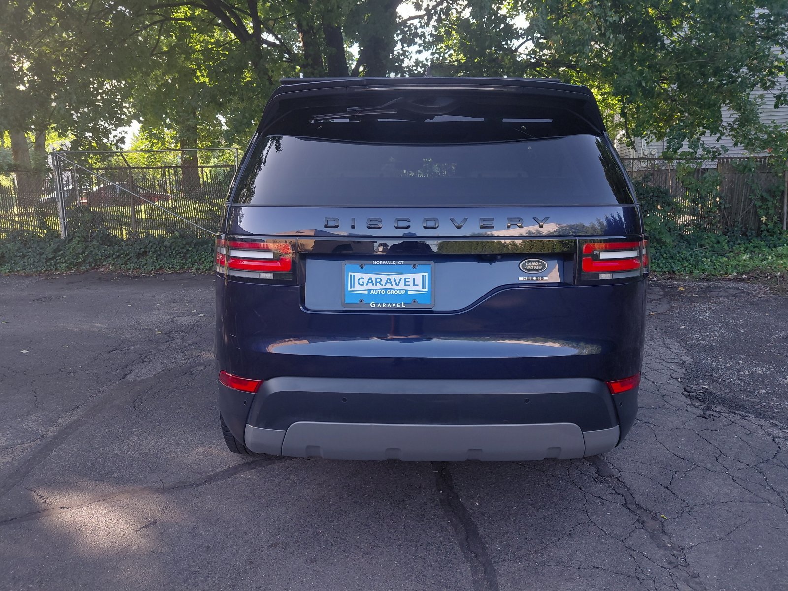 Used 2018 Land Rover Discovery HSE AWD/4WD image 32