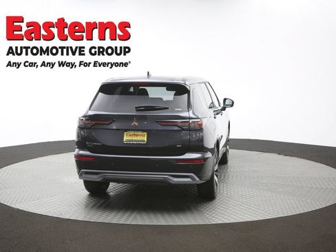 Used 2025 Mitsubishi Outlander SE AWD/4WD image 39