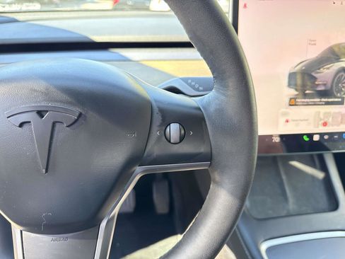 Used 2023 Tesla Model Y Long Range image 31