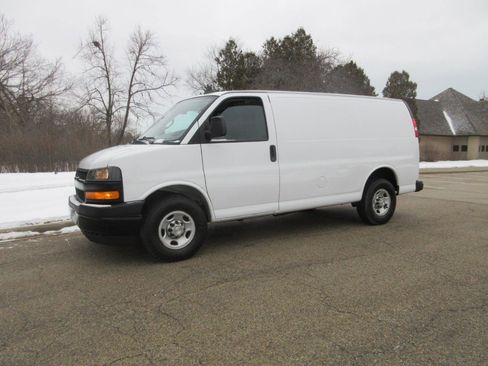 Used 2021 Chevrolet Express 2500 2500 Cargo w/ Driver Convenience Package image 20