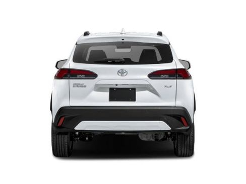 Used 2023 Toyota Corolla Cross XLE w/ Convenience Package FWD image 5