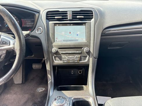 Used 2018 Ford Fusion SE w/ Equipment Group 601A image 23