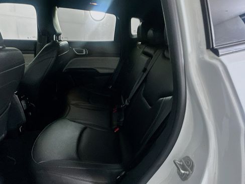 Used 2025 Jeep Compass Limited image 26