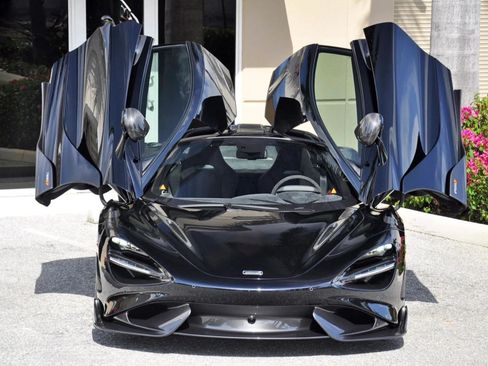Used 2021 McLaren 765LT RWD image 3