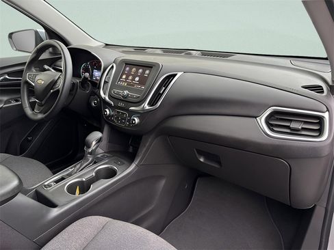 Used 2024 Chevrolet Equinox LT image 32
