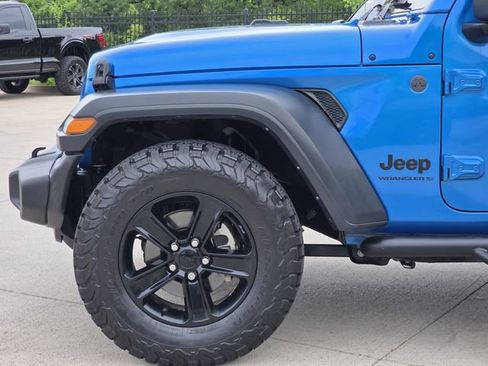 Used 2023 Jeep Wrangler Sport AWD/4WD image 6