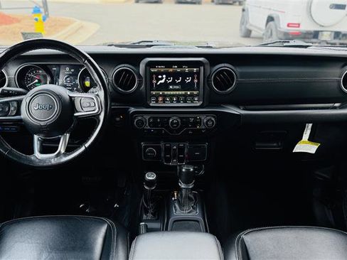 Used 2022 Jeep Wrangler Unlimited Sahara w/ Cold Weather Group image 22