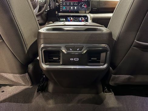 Used 2024 GMC Sierra 2500 Denali w/ Denali Reserve Package AWD/4WD image 22