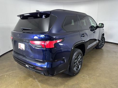 Used 2025 Toyota Sequoia Platinum AWD/4WD image 10