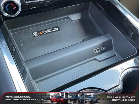 Used 2025 Chevrolet Suburban Premier RWD image 35