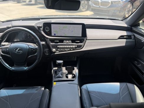 Used 2025 Lexus ES 350 Ultra Luxury FWD image 23