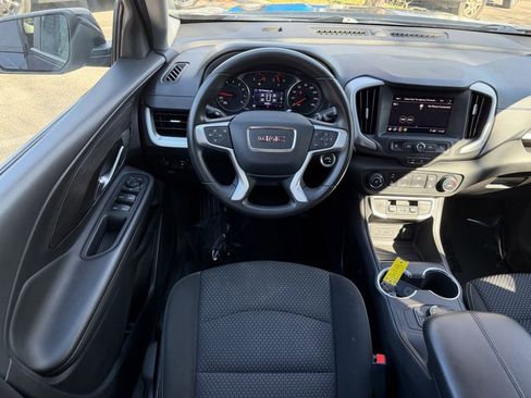 Used 2024 GMC Terrain SLE image 14