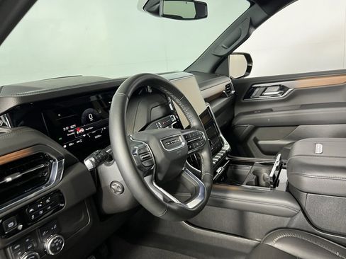 Used 2025 GMC Yukon XL Denali image 22