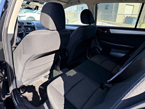 Used 2017 Subaru Outback 2.5i Premium image 19