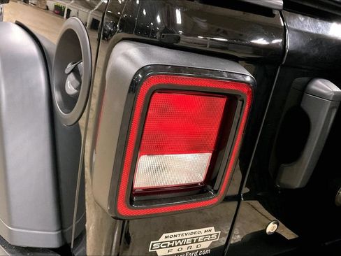 Used 2020 Jeep Wrangler Sport AWD/4WD image 27