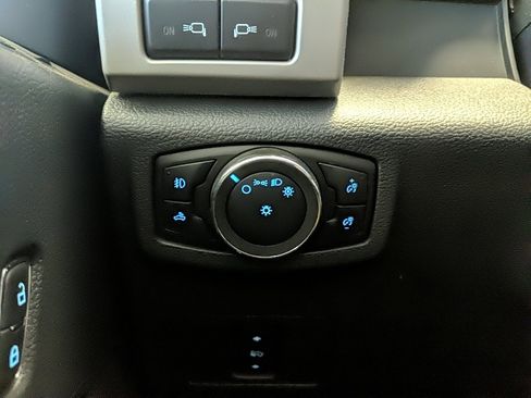 Certified 2022 Ford F350 Lariat image 24