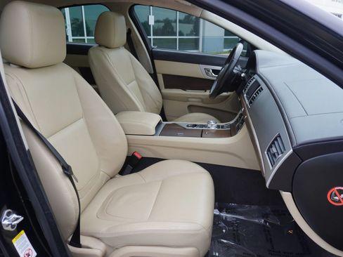 Used 2013 Jaguar XF 3.0 RWD image 12