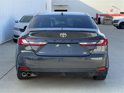 Used 2025 Toyota Camry SE image 5