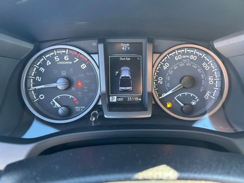 Used 2023 Toyota Tacoma TRD Off-Road image 16