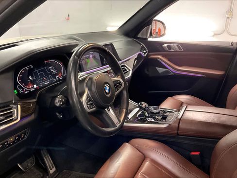 Used 2019 BMW X5 xDrive50i w/ M Sport Package image 16