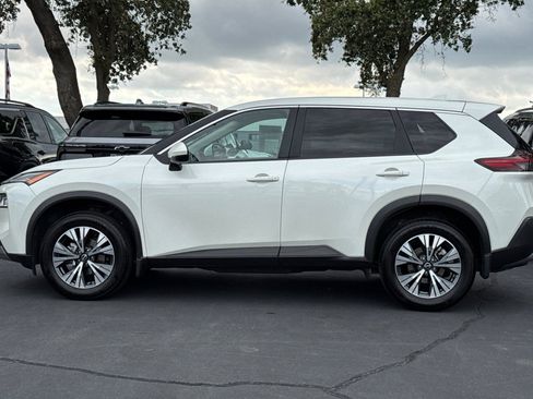 Used 2023 Nissan Rogue SV FWD image 6